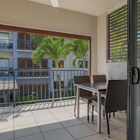 Southern Cross Atrium Apartments Cairns Room photo