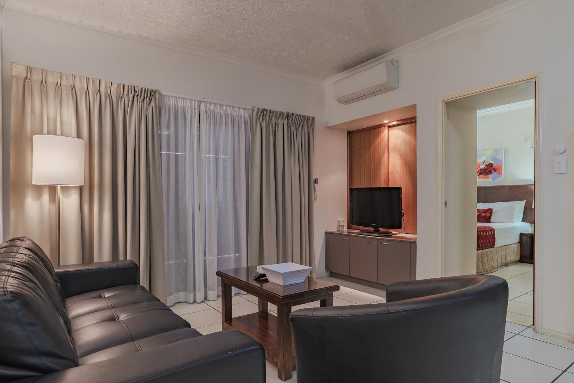 Southern Cross Atrium Aparthotel 4*